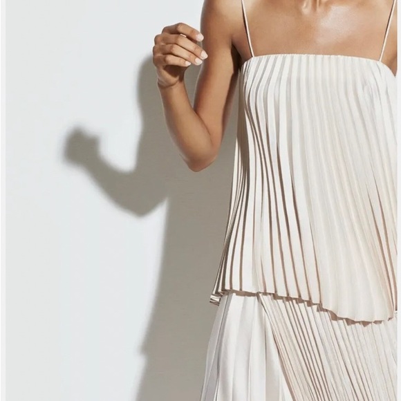 NWT Vince Pleated Camisole in Pale Blush, XS - Picture 2 of 10